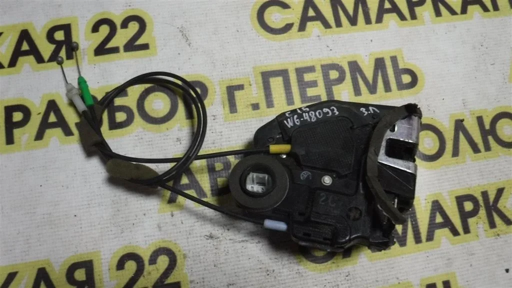 Замок двери задней левой Toyota Corolla X (2006—2010)