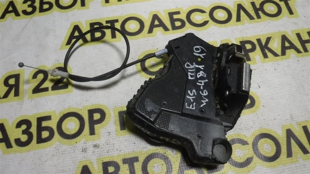 Замок двери передней правой Toyota Corolla X (2006—2010)