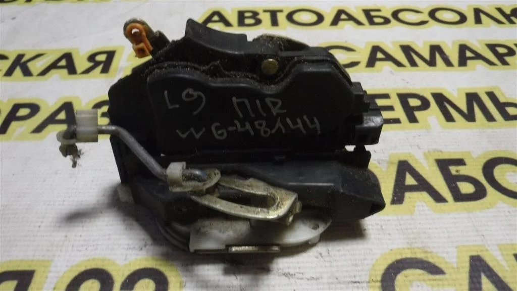 Замок двери передней правой Mitsubishi Lancer IX (2000—2007)