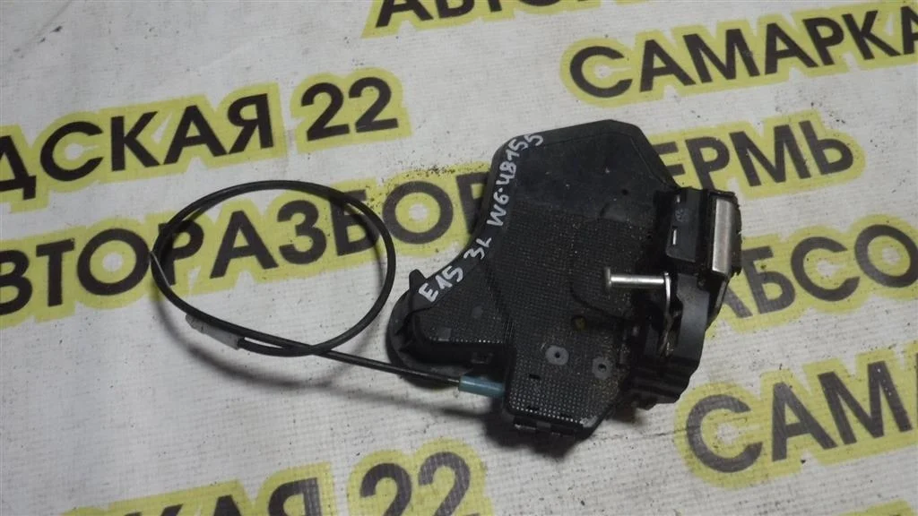 Замок двери задней левой Toyota Corolla X (2006—2010)