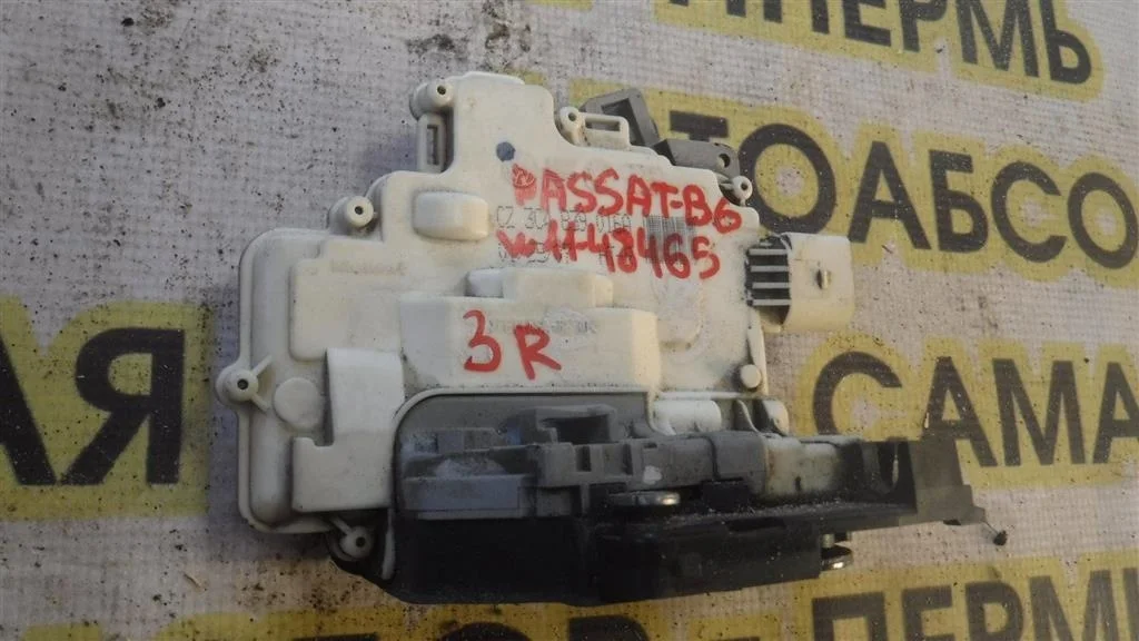 Замок двери задней правой Volkswagen Passat B6 (2005—2010)