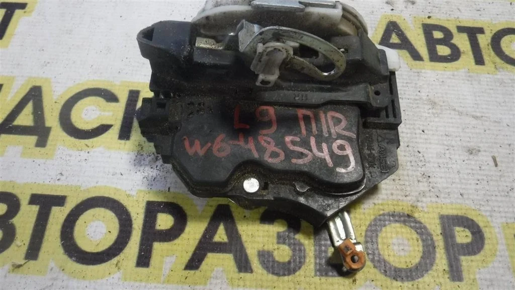 Замок двери передней правой Mitsubishi Lancer IX (2000—2007)