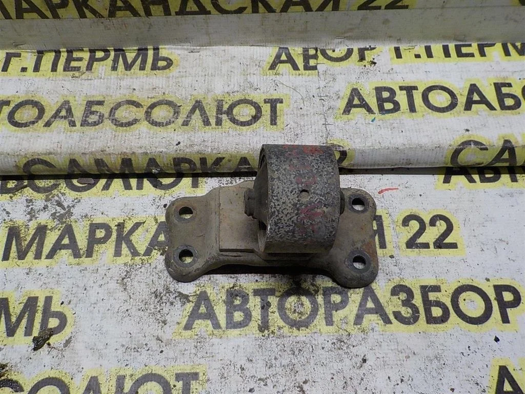 Опора КПП левая Mitsubishi Lancer IX (2000—2007)