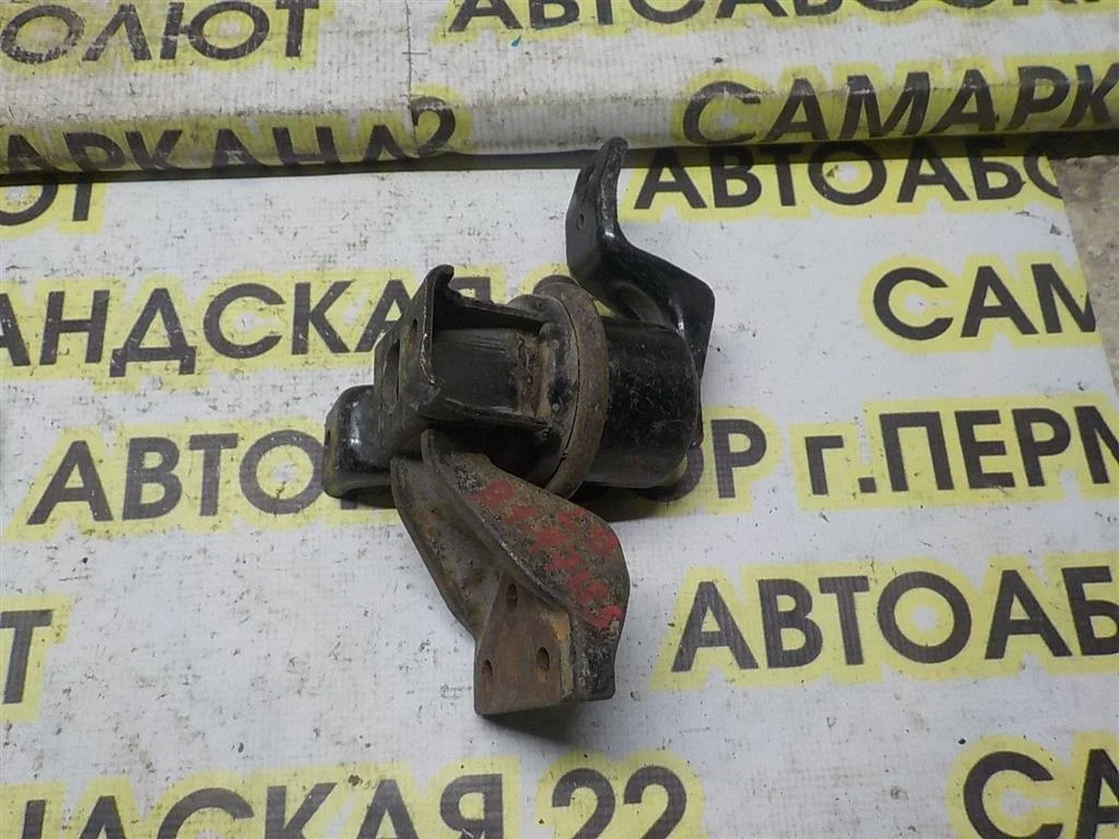 Опора двигателя правая Mitsubishi Lancer IX (2000—2007)