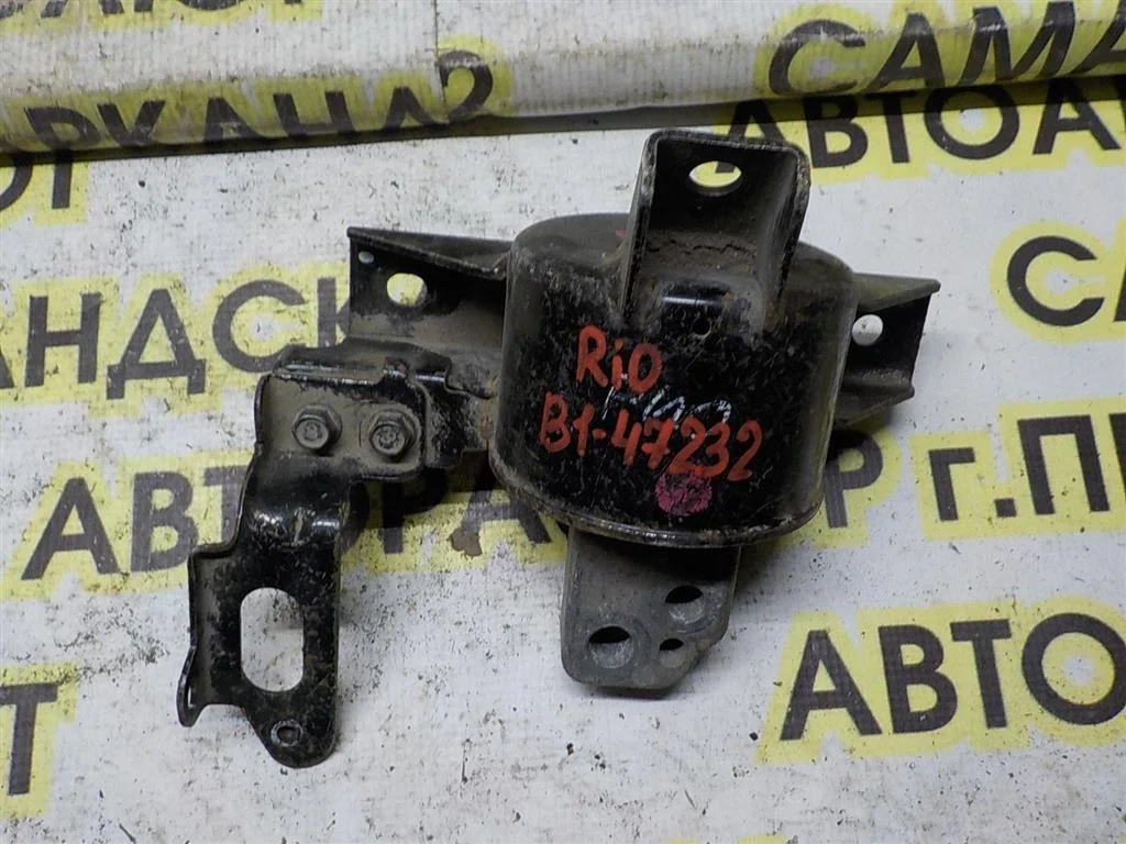 Опора двигателя левая KIA RIO II (2005—2009)