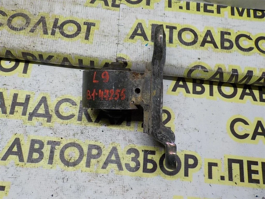 Опора КПП левая Mitsubishi Lancer IX (2000—2007)