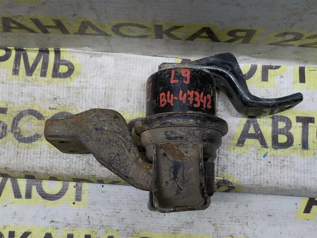 Опора двигателя правая Mitsubishi Lancer IX (2000—2007)