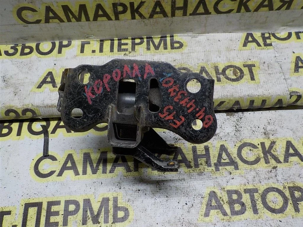 Опора КПП левая Toyota Corolla X (2006—2010)