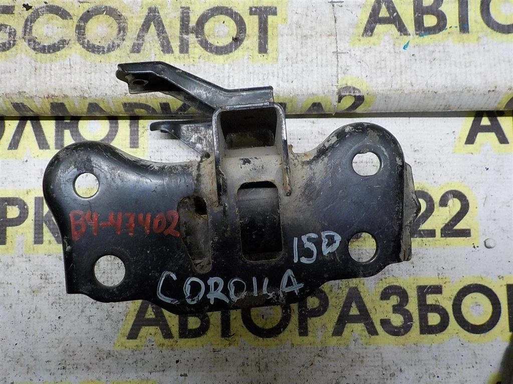 Опора КПП левая Toyota Corolla X (2006—2010)