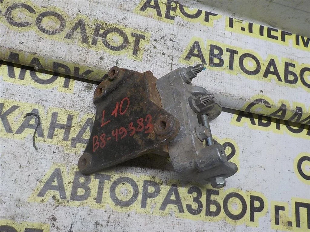 Кронштейн двигателя правый Mitsubishi Lancer X (2007—2010)