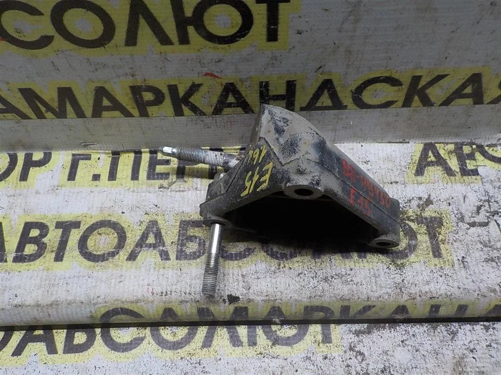 Кронштейн двигателя правый Toyota Corolla X (2006—2010)