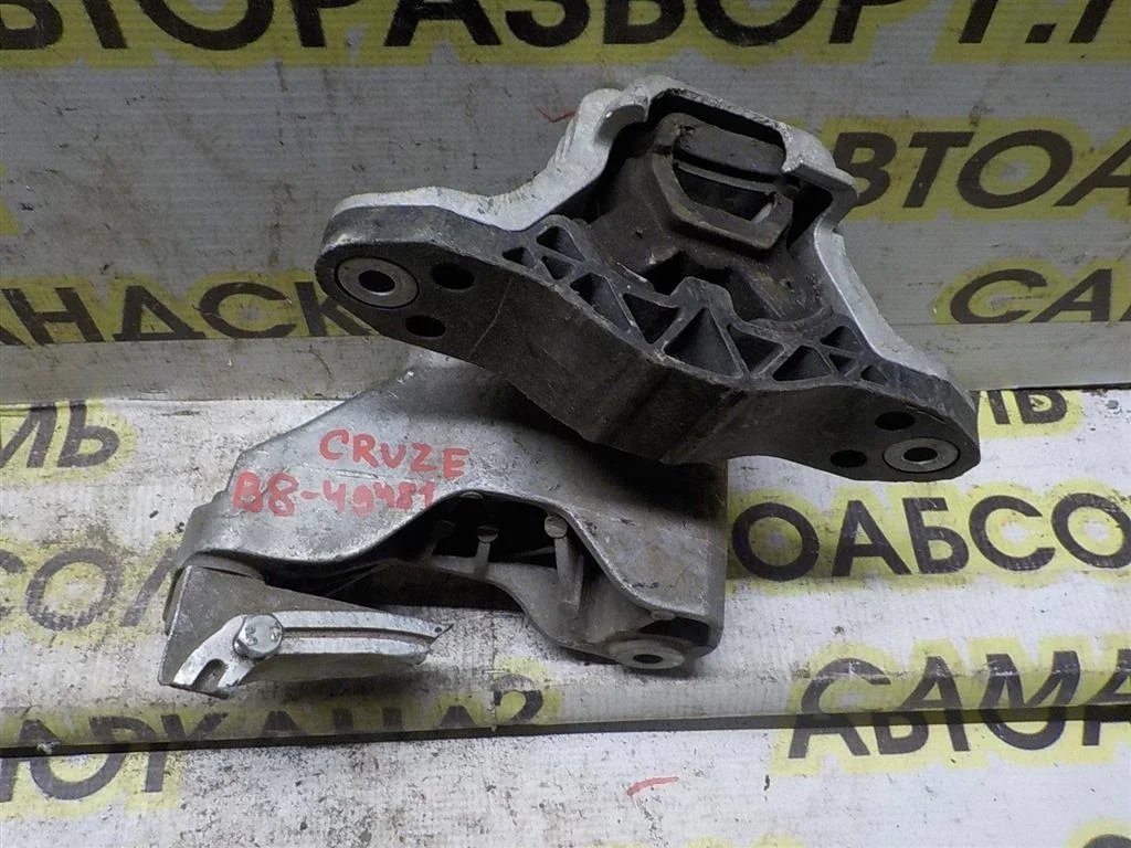 Кронштейн КПП левый Chevrolet Cruze I (2009—2012)