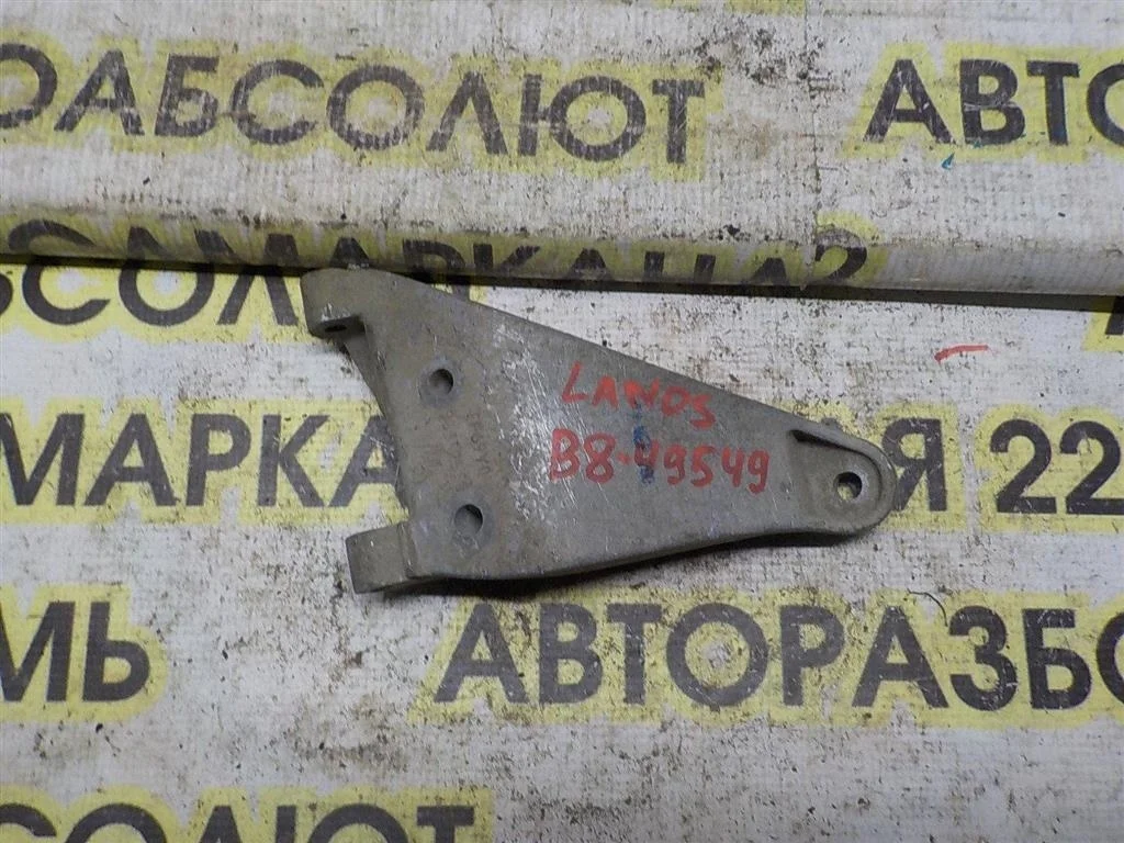 Кронштейн генератора Chevrolet Lanos I (2002—2009)