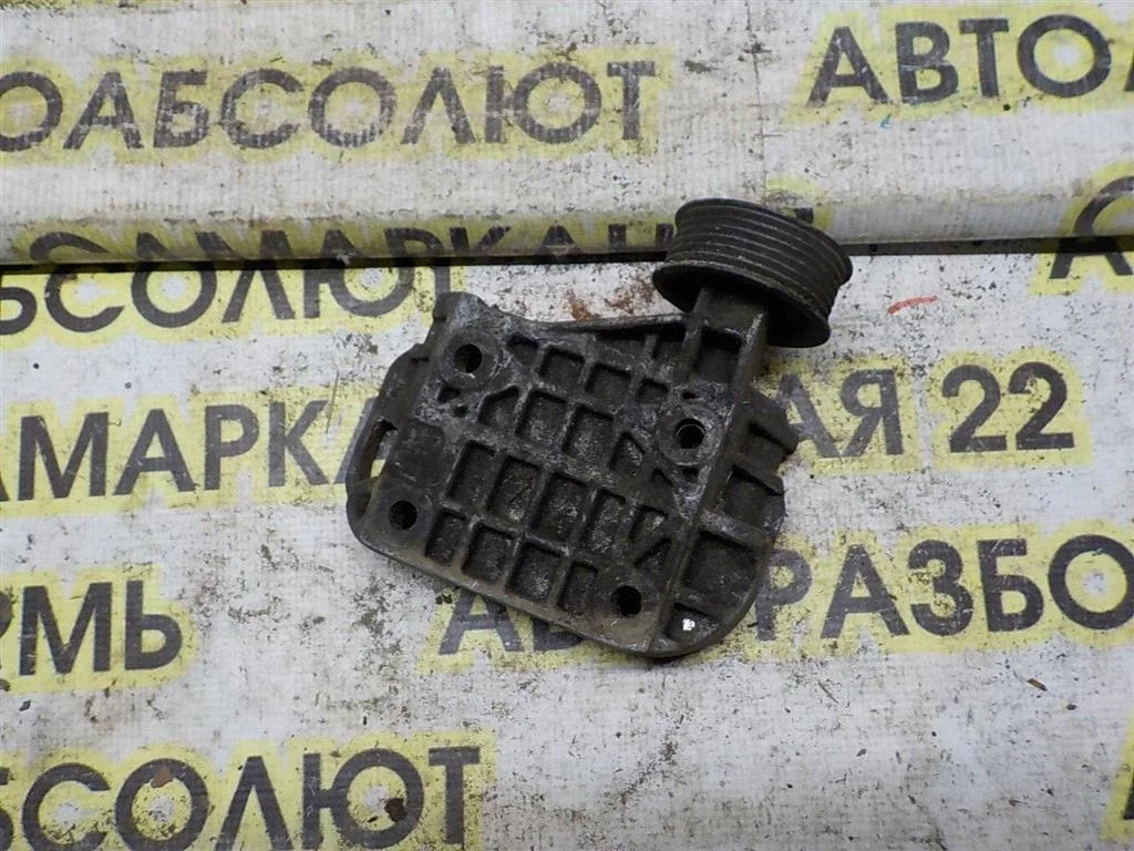 Кронштейн генератора Audi Q7 4L (2005—2009)