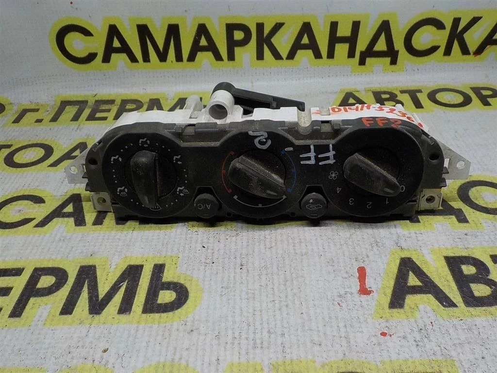 Блок управления печкой Ford Focus II (2005—2008)