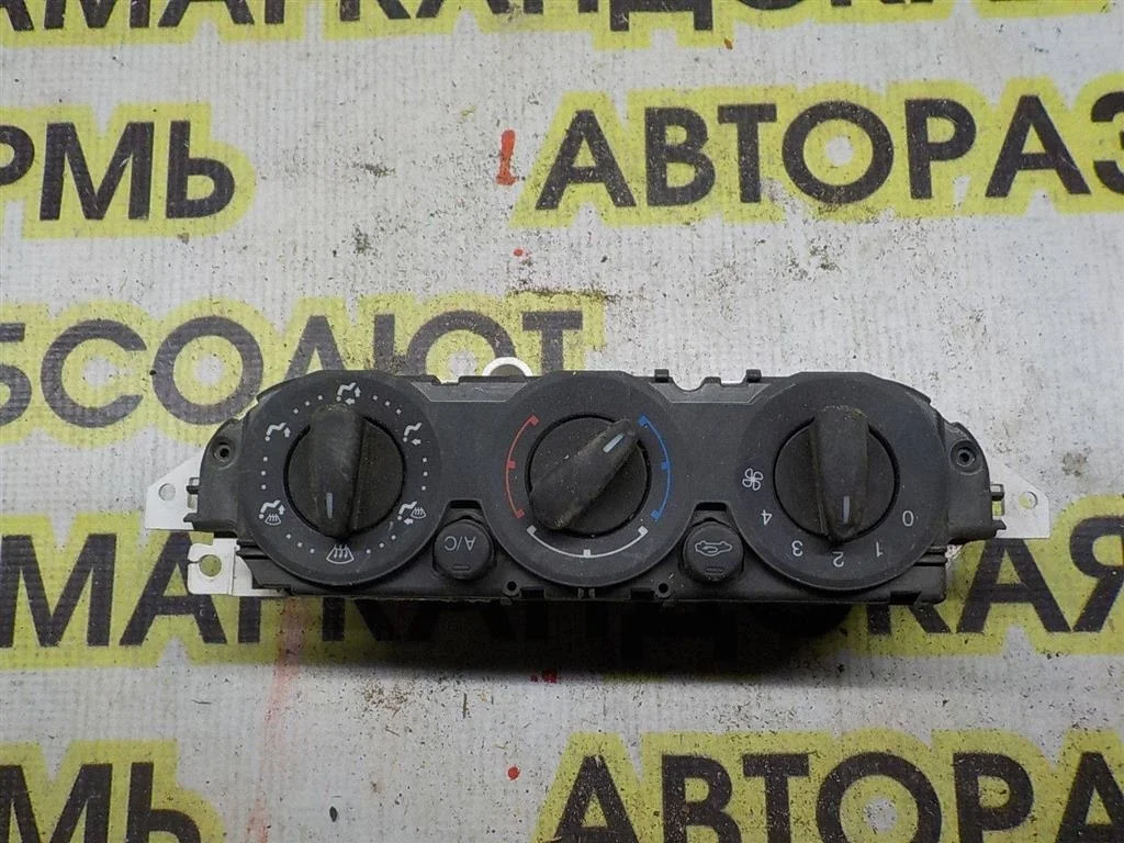 Блок управления печкой Ford Focus II (2005—2008)