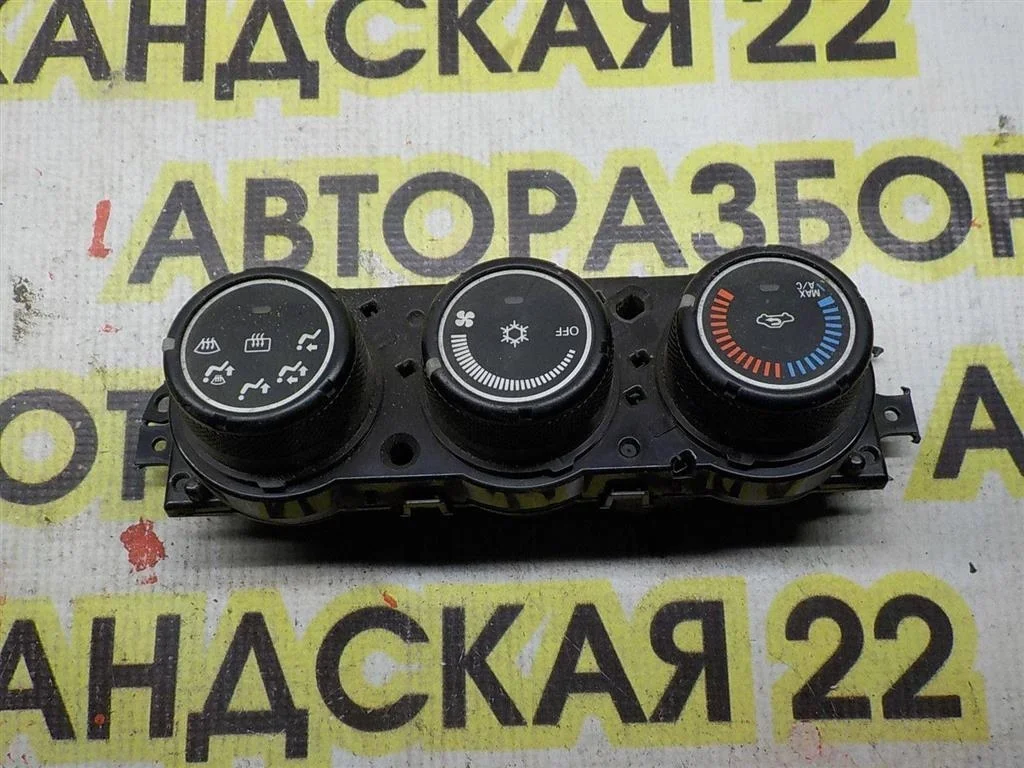 Блок управления печкой Mitsubishi Outlander I (2002—2009)