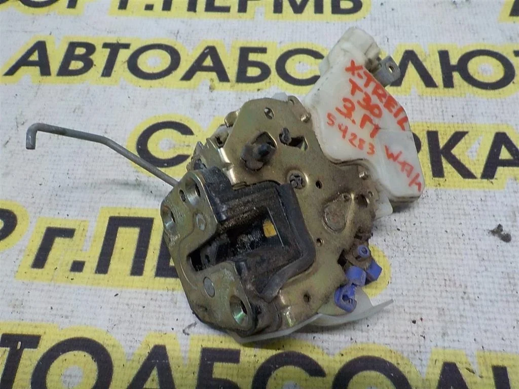 Замок двери задней правой Nissan X-Trail I (2000—2007)