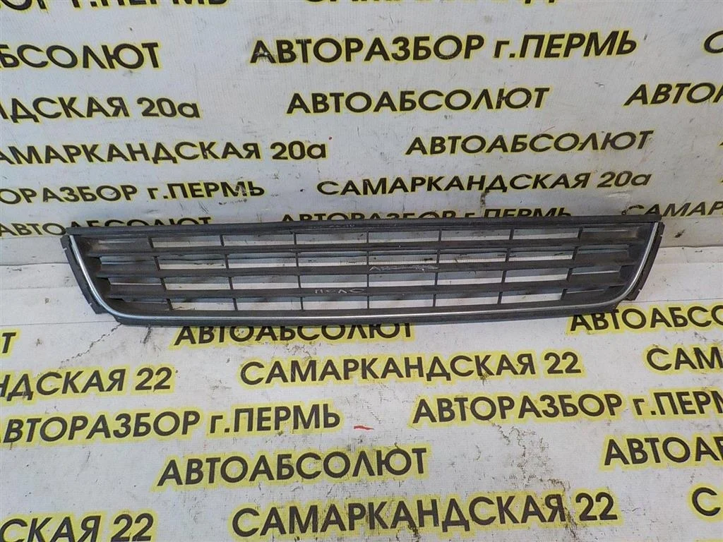 Решетка в бампер центральная Volkswagen Polo V (2009—2015)