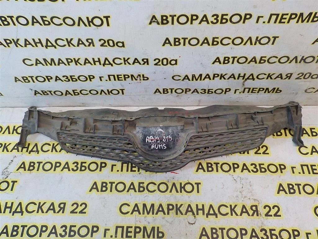 Решетка радиатора Toyota Auris E150 (2006—2010)