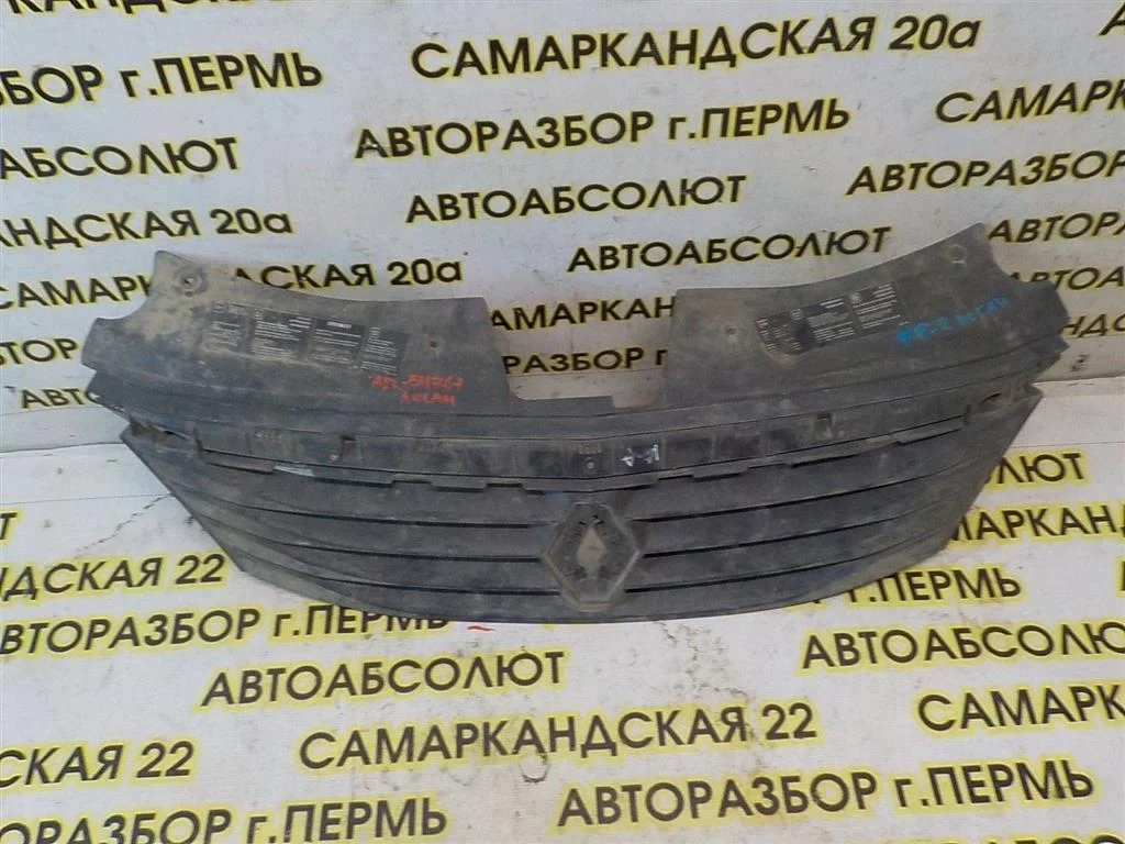 Решетка радиатора Renault Logan I (2004—2009)