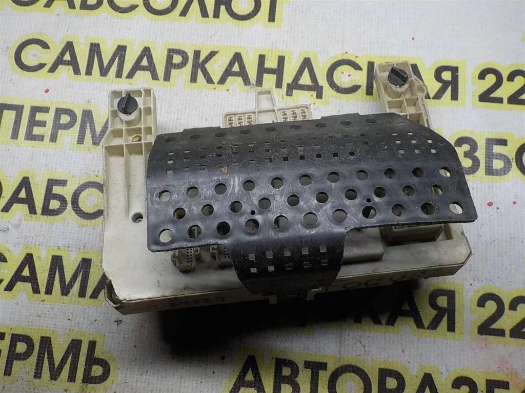 Блок предохранителей Ford Focus II (2005—2008)