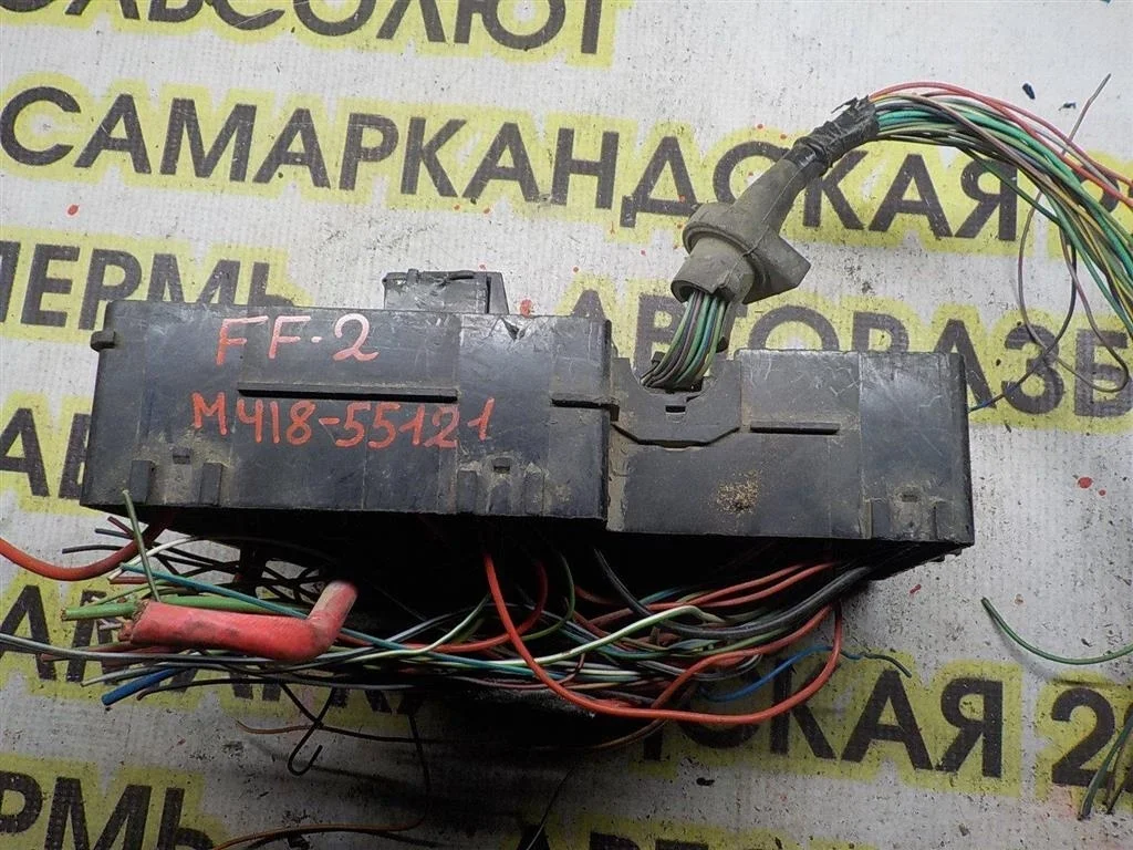 Блок предохранителей Ford Focus II (2005—2008)