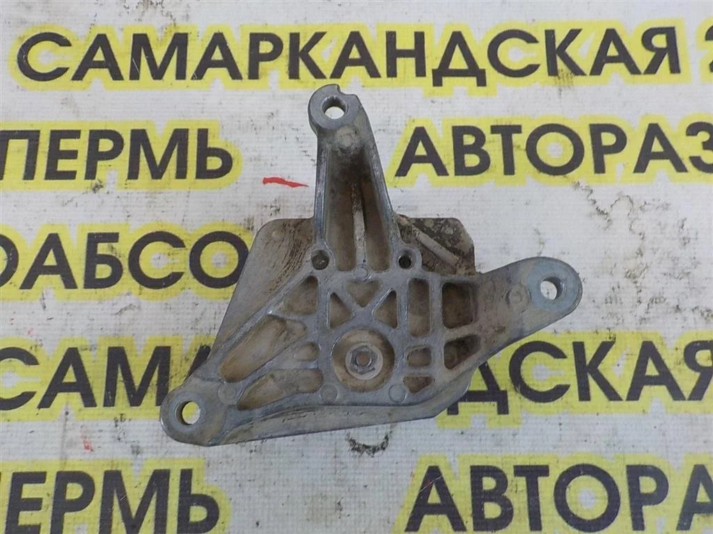 Опора КПП Audi Q5 I (2008—2012)