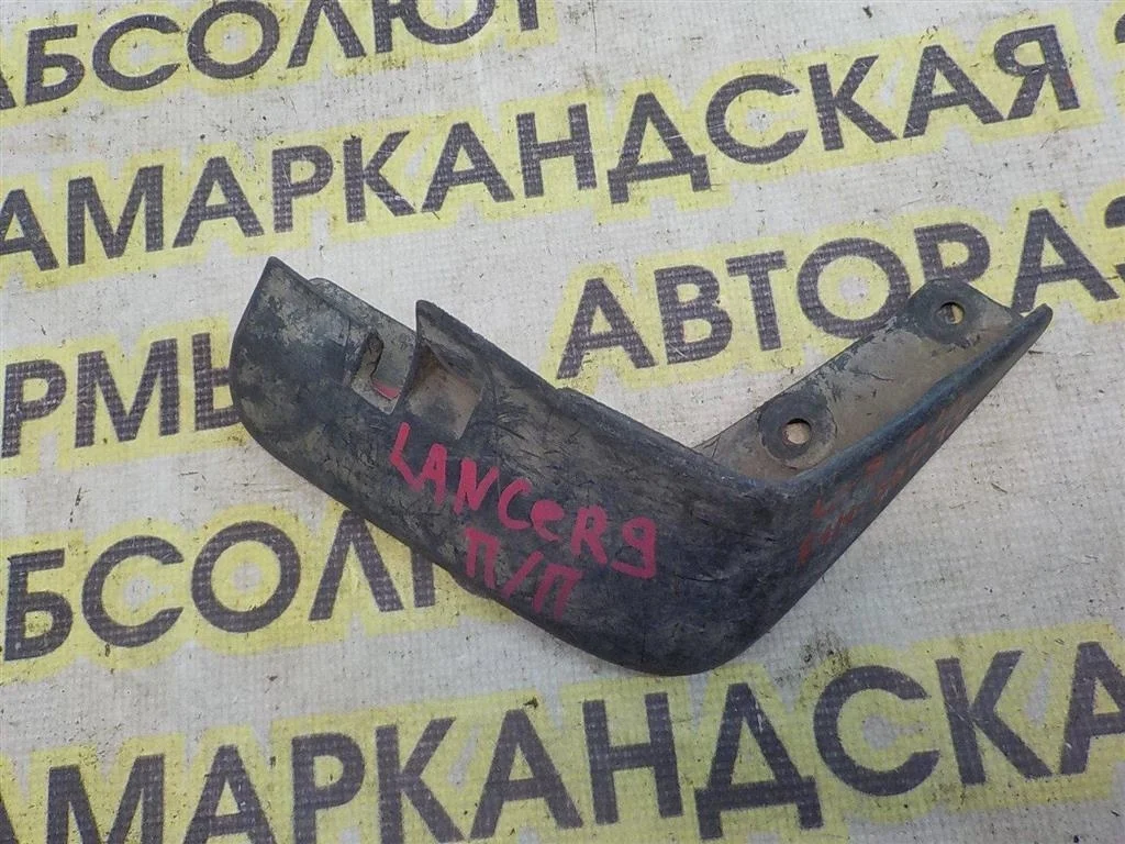 Брызговик передний правый Mitsubishi Lancer X (2007—2010)