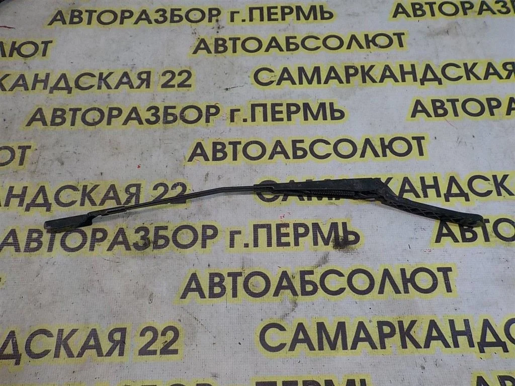 Поводок стеклоочистителя передний правый Peugeot 308 I (2007—2011)