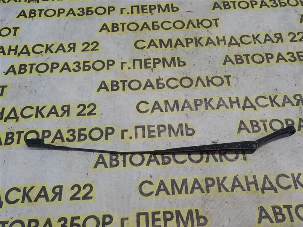 Поводок стеклоочистителя передний правый Volkswagen Passat B6 (2005—2010)