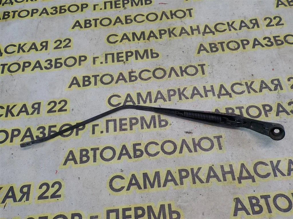 Поводок стеклоочистителя передний правый Mitsubishi Lancer IX (2000—2007)