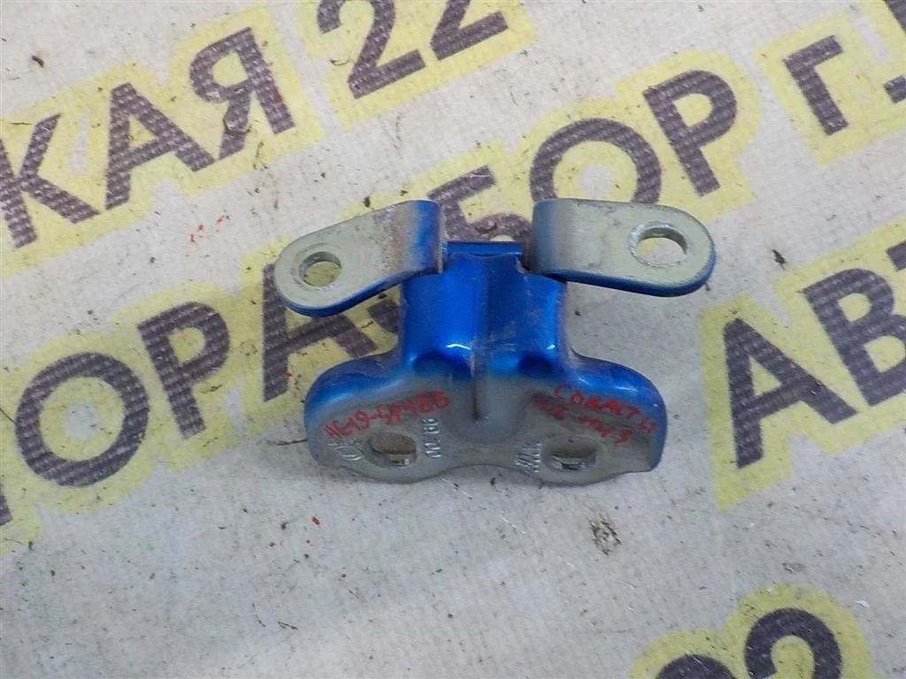 Петля двери передней левой нижняя Chevrolet Cobalt II (2011—2016)