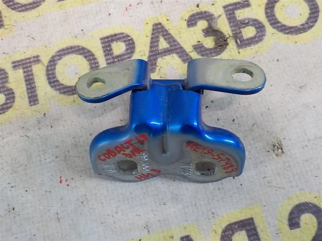 Петля двери задней правой верхняя Chevrolet Cobalt II (2011—2016)