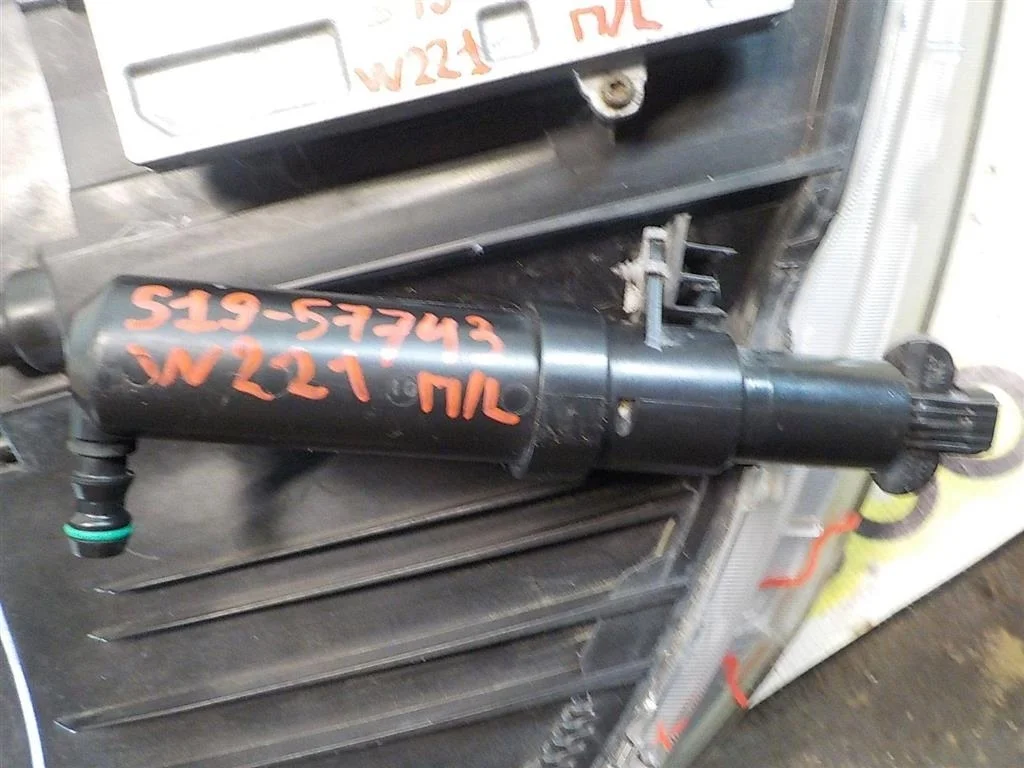 Форсунка омывателя фары Mercedes-Benz S-класс W221 (2005—2009)