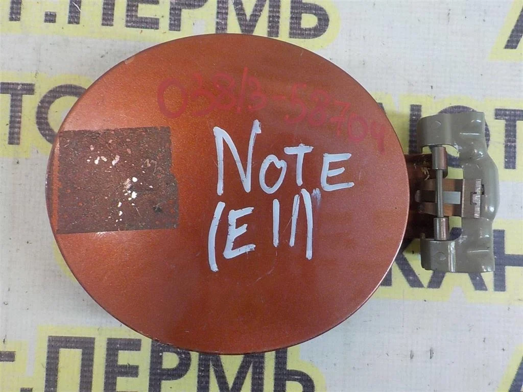 Лючок бензобака Nissan Note E11 (2005—2009)