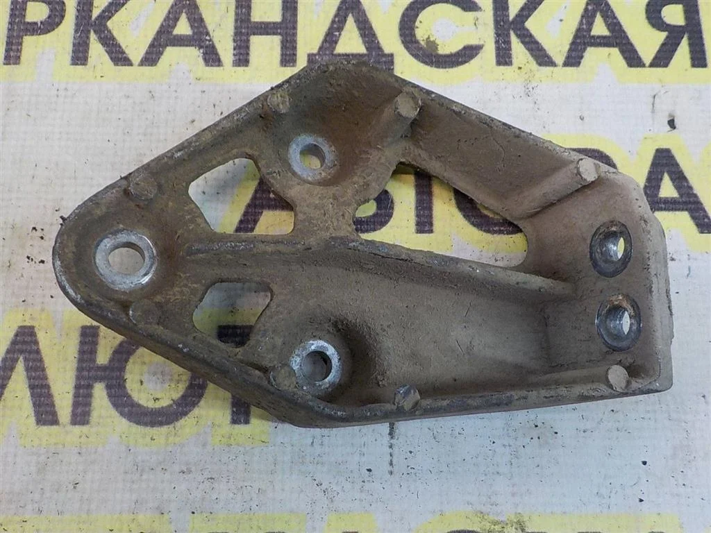 Кронштейн двигателя правый Daewoo Nexia I рестайлинг (2008—2016)