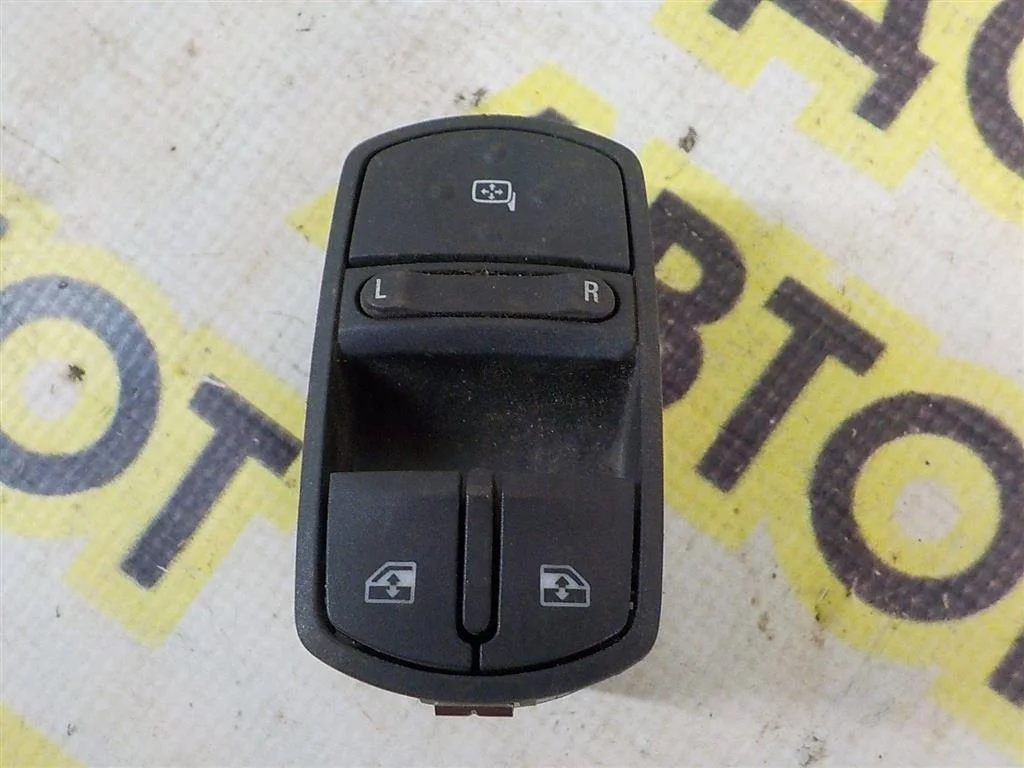 Блок управления стеклоподъемниками Opel Corsa D (2006—2010)