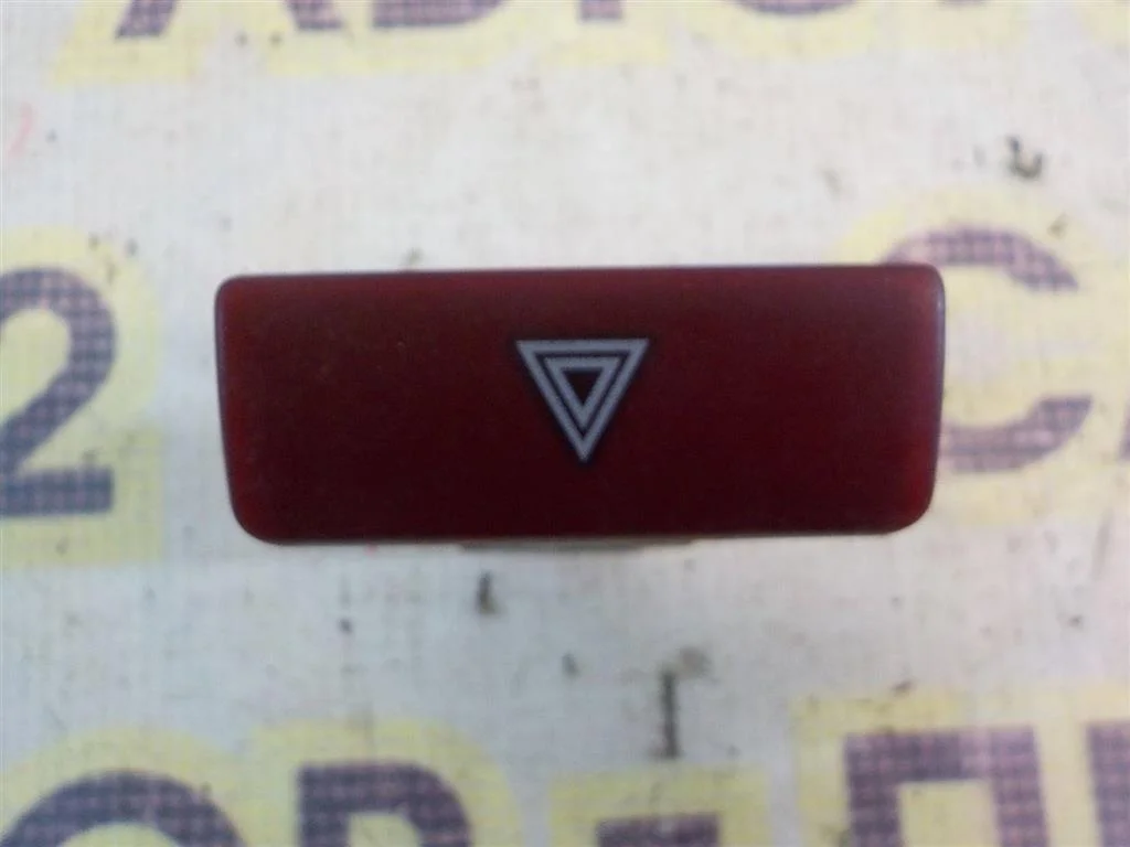 Кнопка аварийной сигнализации Mitsubishi Lancer IX (2000—2007)