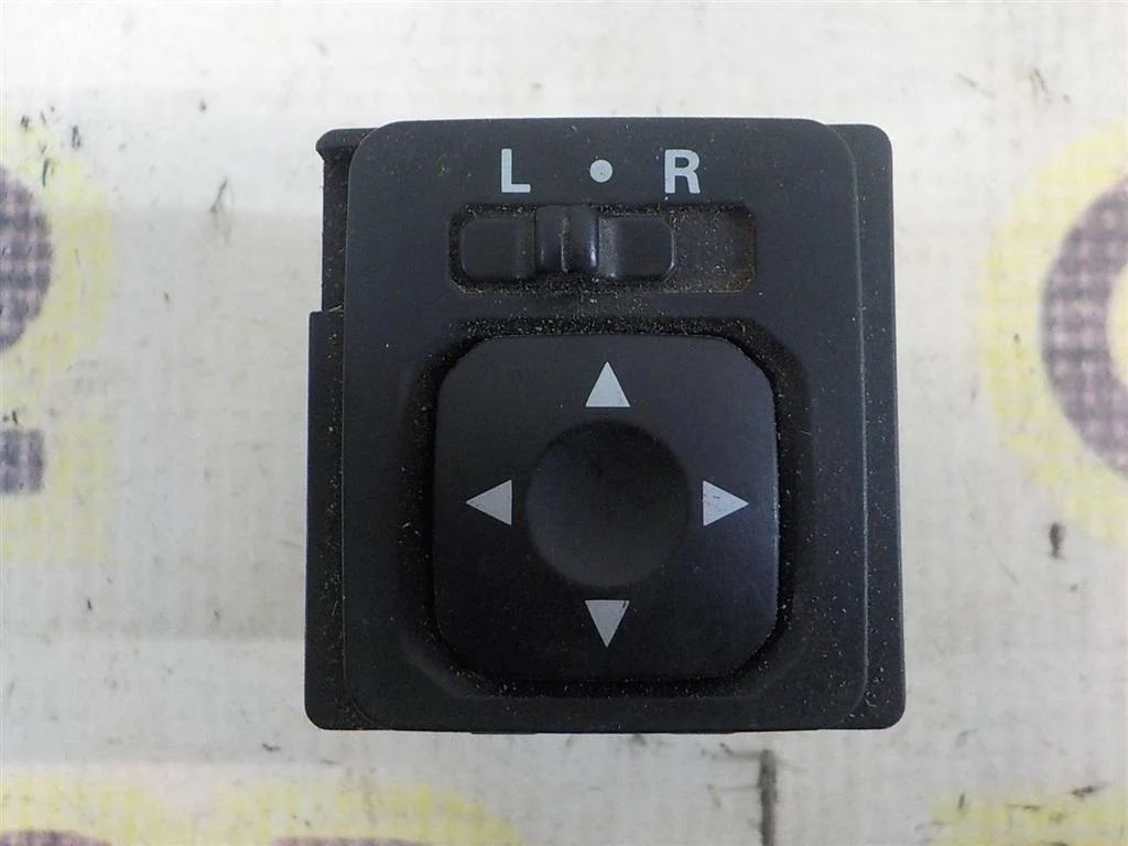 Переключатель регулировки зеркала Mitsubishi Lancer IX (2000—2007)