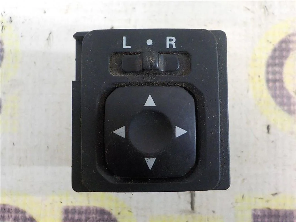 Переключатель регулировки зеркала Mitsubishi Lancer IX (2000—2007)