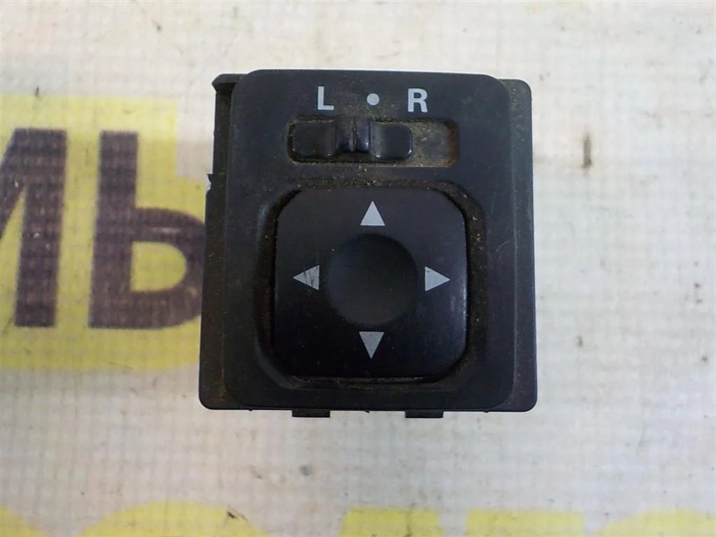 Переключатель регулировки зеркала Mitsubishi Lancer IX (2000—2007)