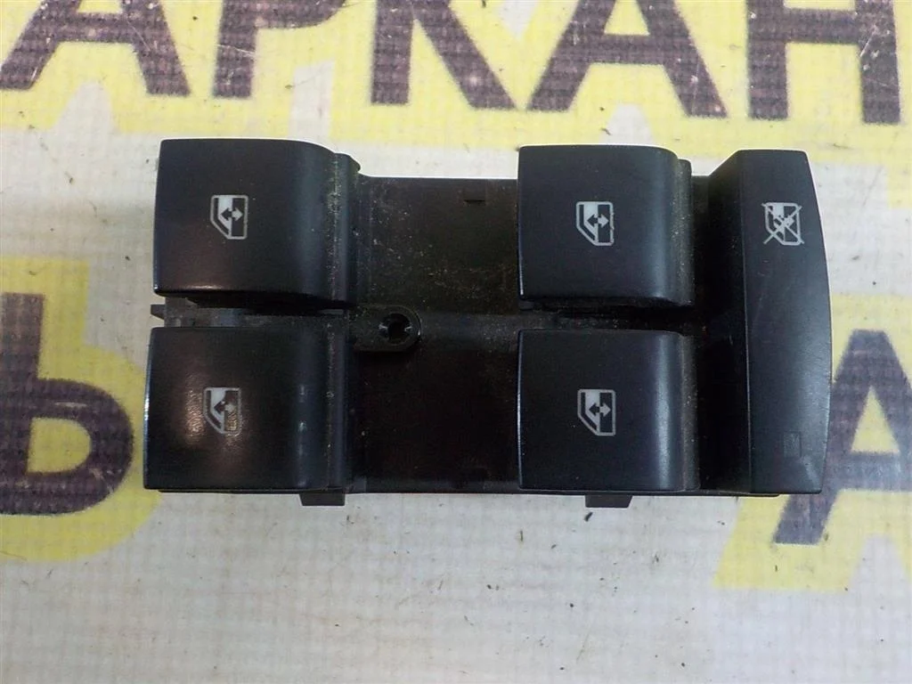 Блок управления стеклоподъемниками Opel Astra J (2009—2012)