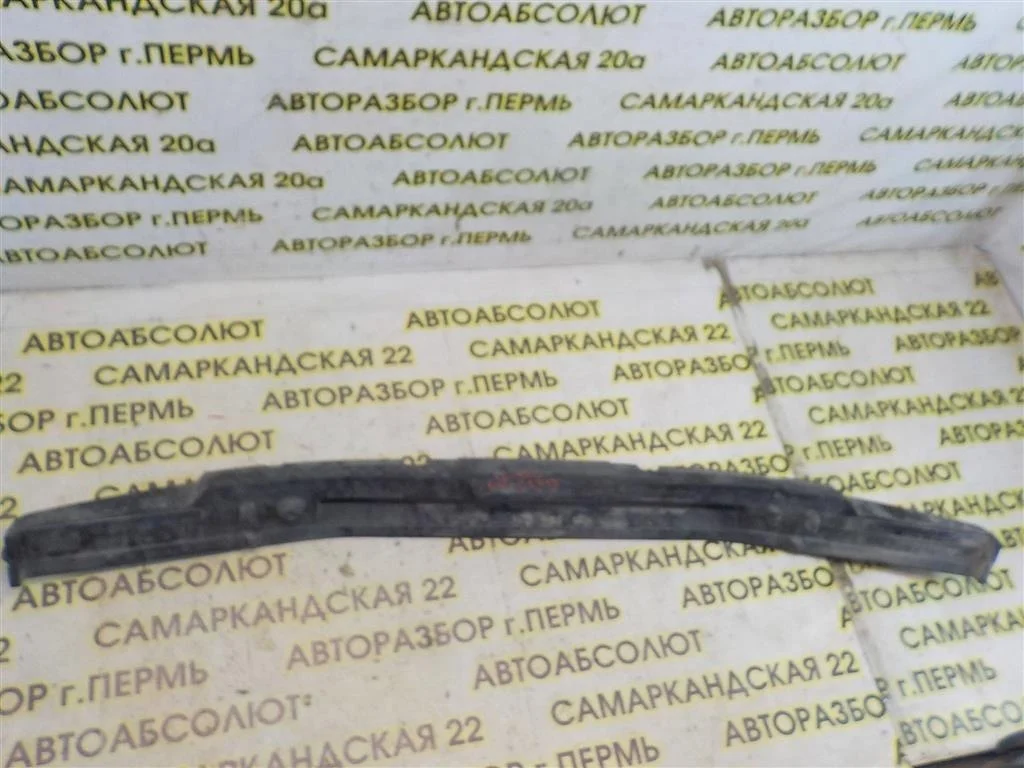 Наполнитель переднего бампера Toyota Land Cruiser 200 (2007—2012)