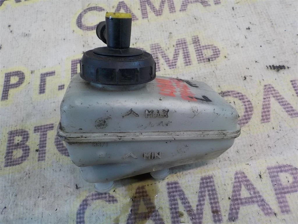 Бачок главного тормозного цилиндра Renault Logan I (2004—2009)