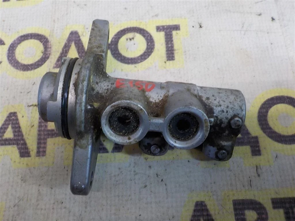 Цилиндр тормозной главный Toyota Corolla X (2006—2010)