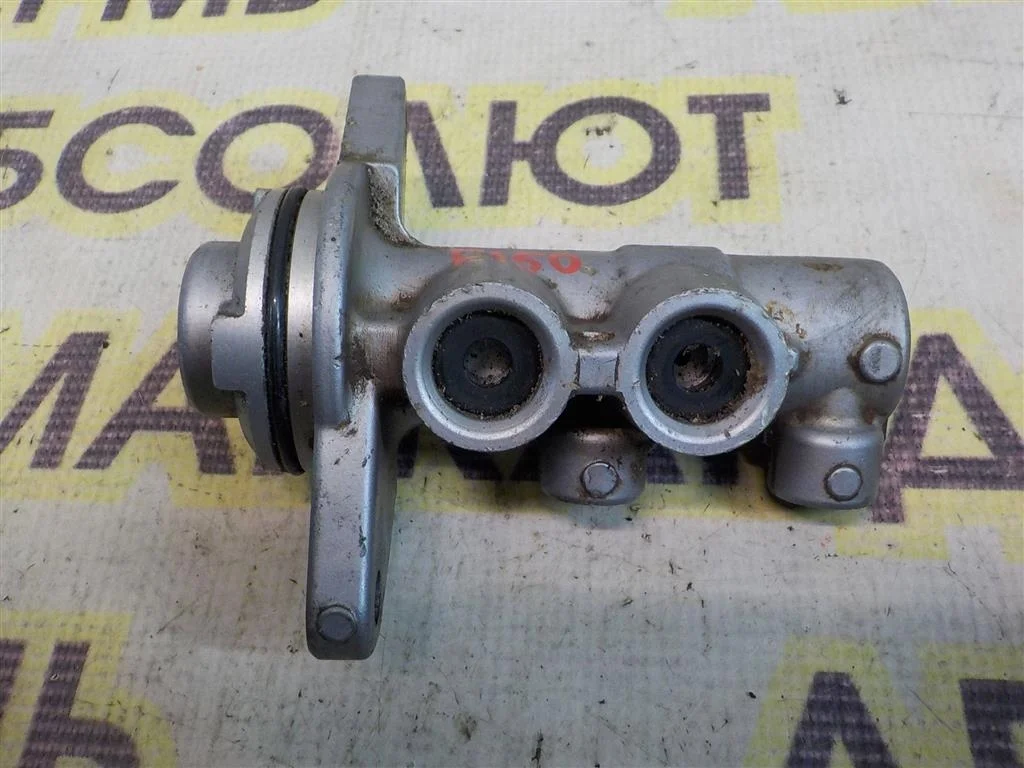 Цилиндр тормозной главный Toyota Corolla X (2006—2010)