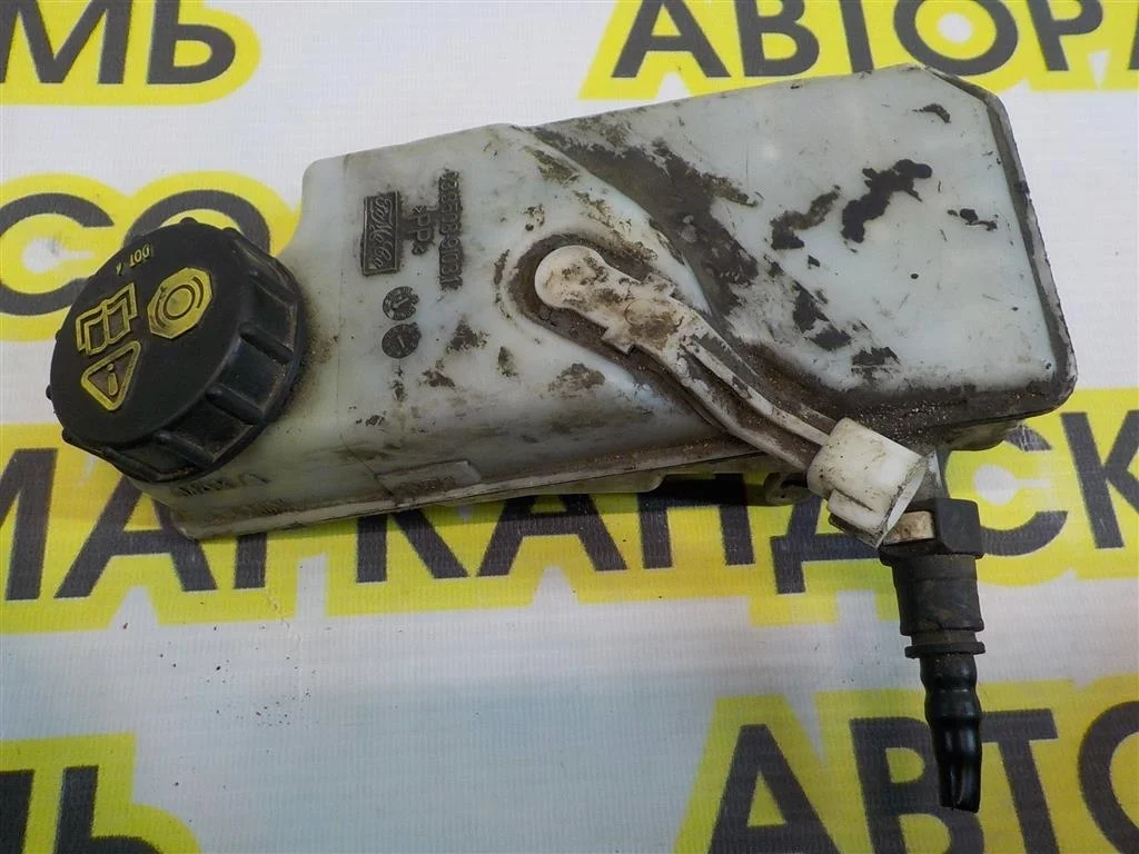 Бачок главного тормозного цилиндра Ford Focus II (2005—2008)