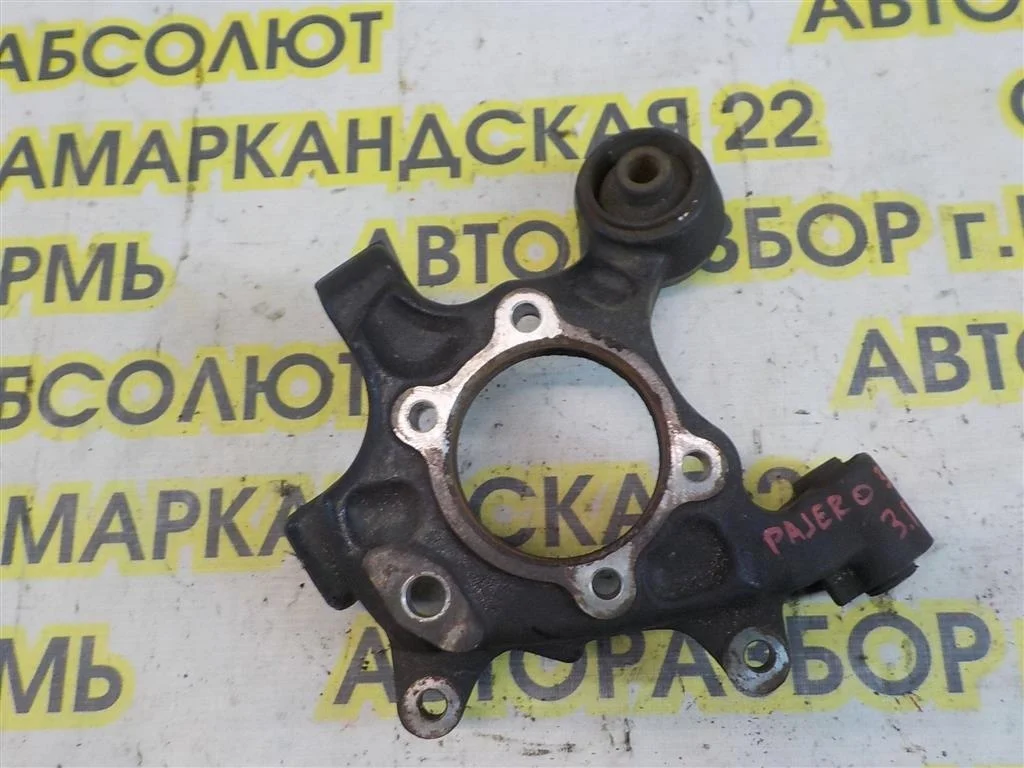 Кулак поворотный задний правый Mitsubishi Pajero III (1999—2003)
