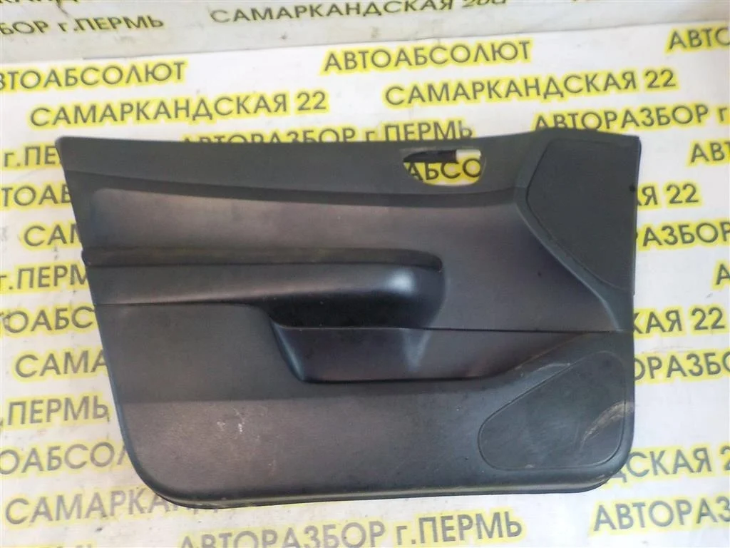Обшивка двери передней левой Peugeot 307 3C (2001—2005)